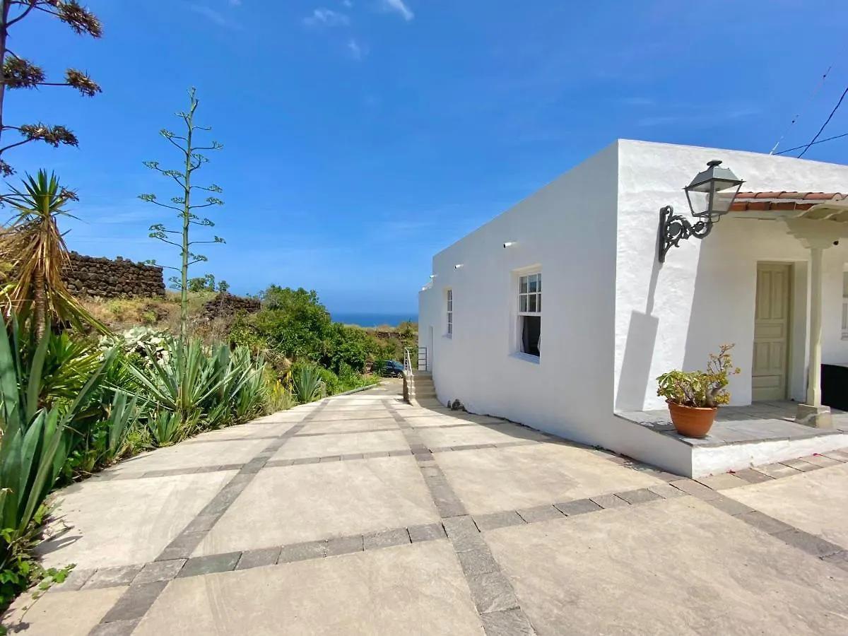 Villa Casa Fontana, Amazing Sea View And Wide Terrace With Pool La Orotava